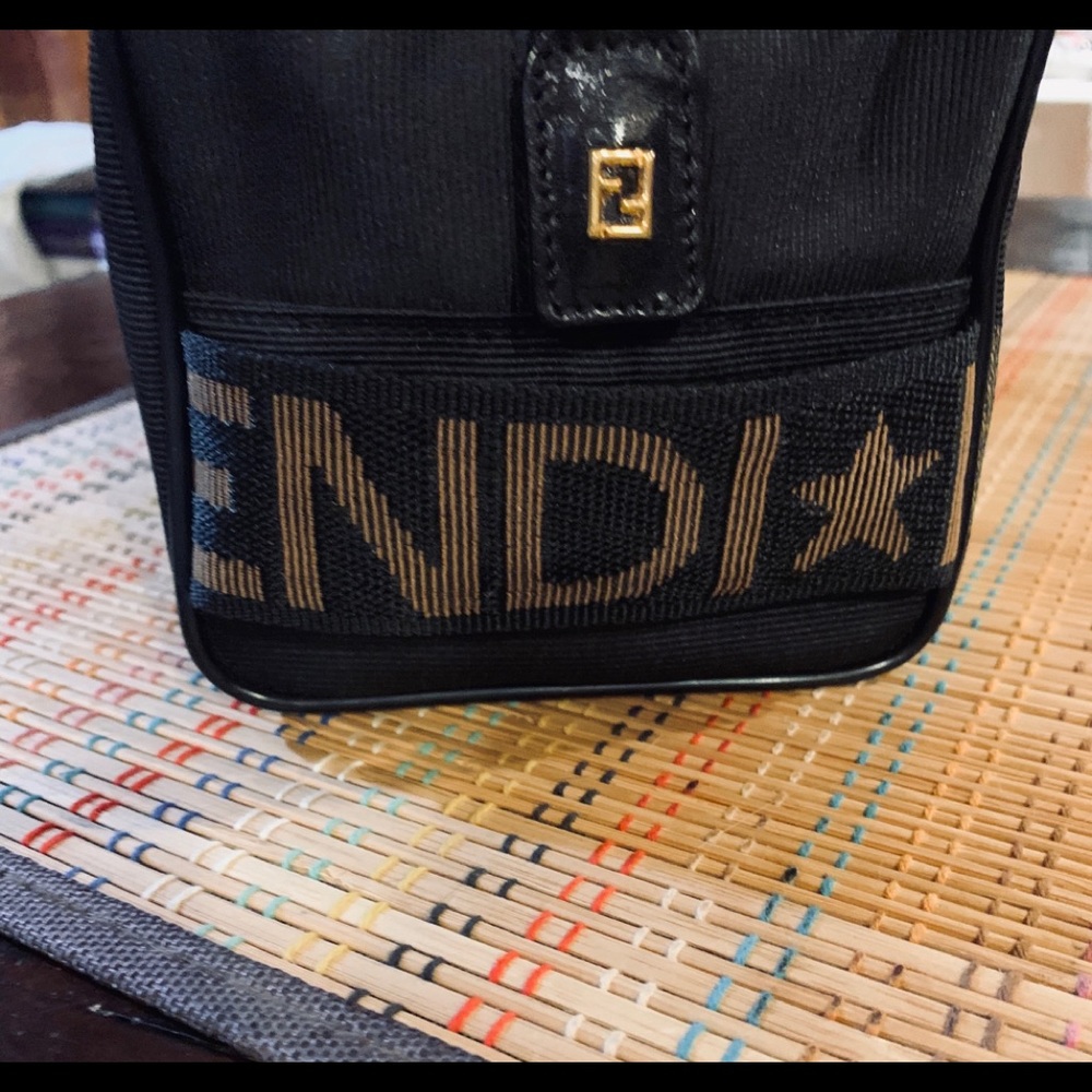 ❌❌SOLD❌❌✳️ AUTH FENDI UNISEX POUCH NEVER USED ✳️ - Picture 5 of 12